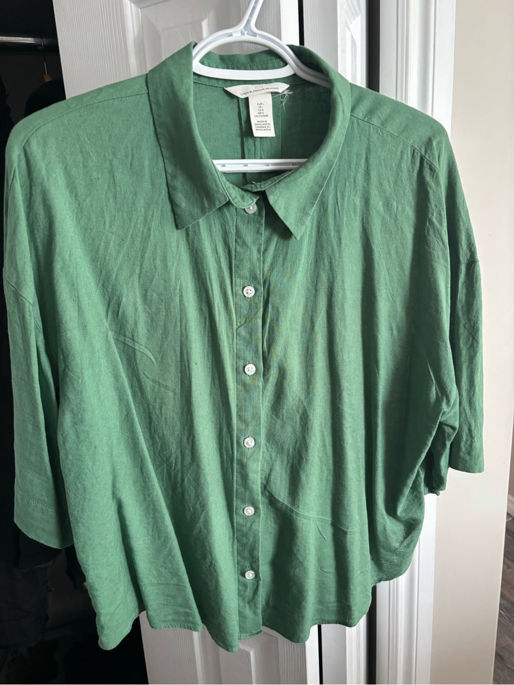 H & M ladies  Green linen blend Button-Up Shirt size large
